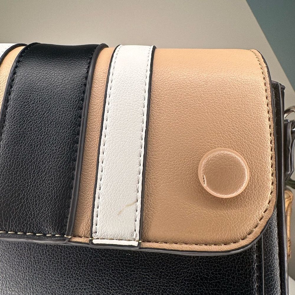Sondra Roberts Squared Neutral Striped Crossbody Bag Faux Leather Adjustable - Picture 9 of 9
